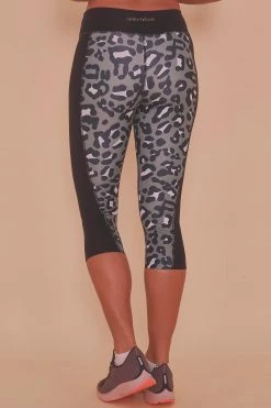 Wolf & Whistle Printed Crop Leggings Leopard