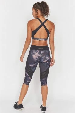 Wolf & Whistle Dark Marble Cropped Leggings