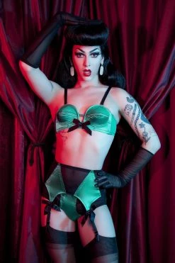 Bettie Page Lingerie Emerald Green Spiral Stitch Overwire Bra A - G Bras