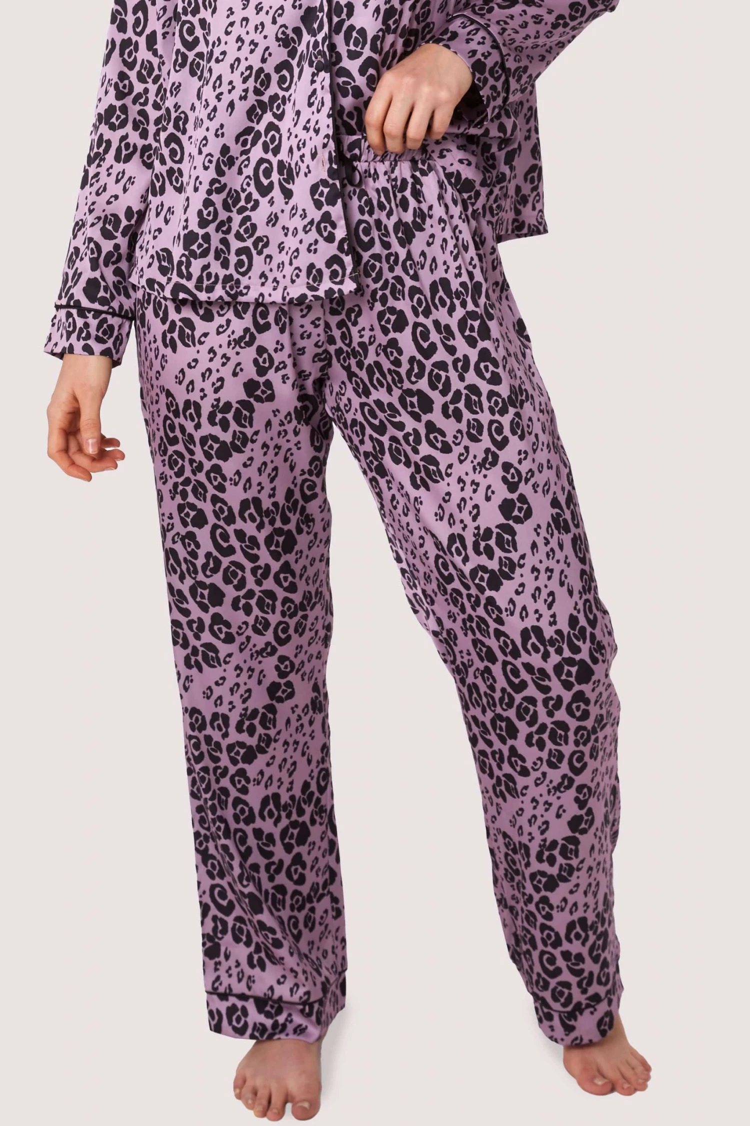Wolf & Whistle Kaylee Long Sleeve Lilac Animal PJs 4 Wolf & Whistle Kaylee Long Sleeve Lilac Animal PJs