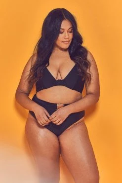 Wolf & Whistle Swimwear Katya Black Exposed Cradle Bikini Top Curve