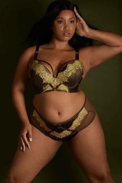 Playful Promises Curve Exclusive Jari Moss Plunge Bra