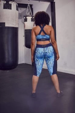 Wolf & Whistle Printed Crop Leggings Snake Curve Activewear